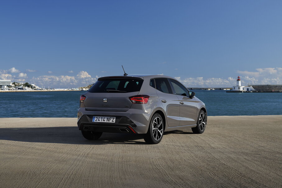 Nouvelle SEAT Ibiza gris 3/4 arrière