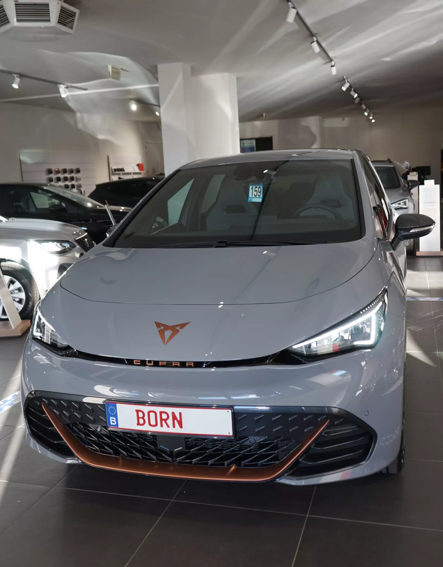 CUPRA BORN GARAGE SCHU