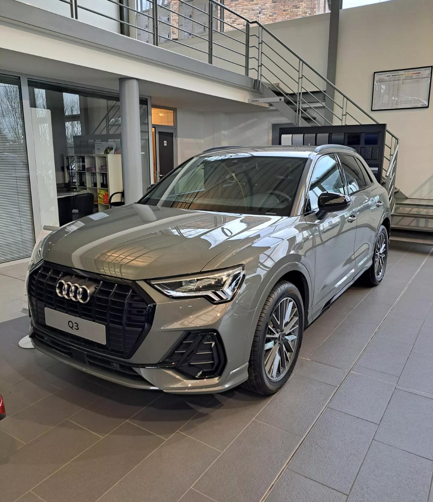 Audi Q3 stock